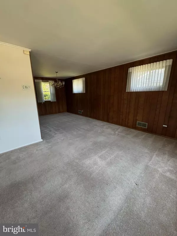 Glen Burnie, MD 21061,521 BAYLOR RD