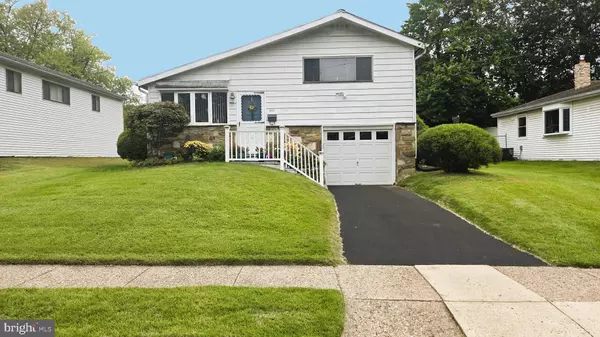 1567 LINDBERGH AVE, Abington, PA 19001
