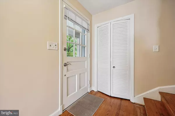 Potomac, MD 20854,11941 GOYA DR