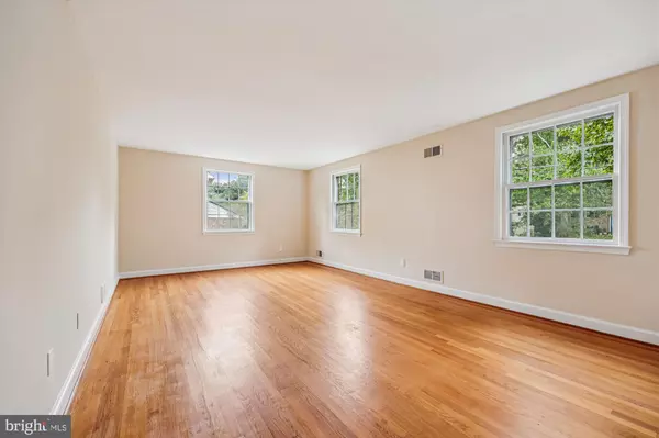 Potomac, MD 20854,11941 GOYA DR