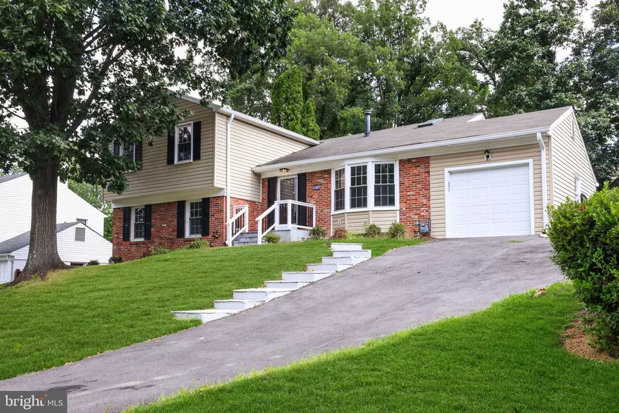 8815 TUCKERMAN LN, Potomac, MD 20854