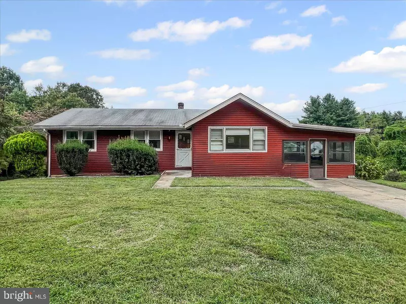 25 HOLLY DR, West Grove, PA 19390