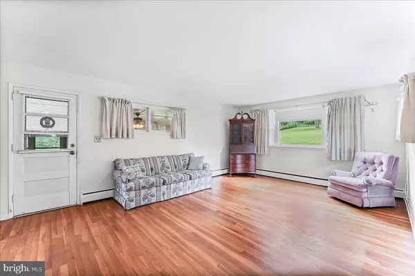 West Grove, PA 19390,25 HOLLY DR