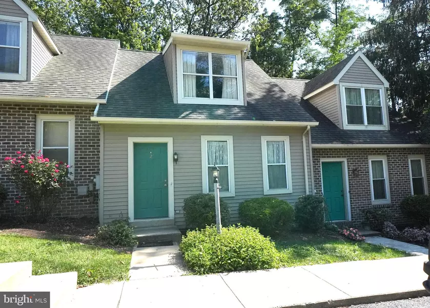 2 WESTPOINTE DR, Ephrata, PA 17522