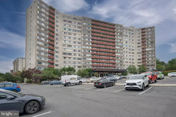 Alexandria, VA 22304,5340 HOLMES RUN PKWY #804