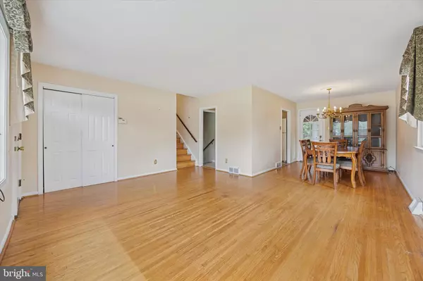 Flourtown, PA 19031,403 HEMLOCK RD