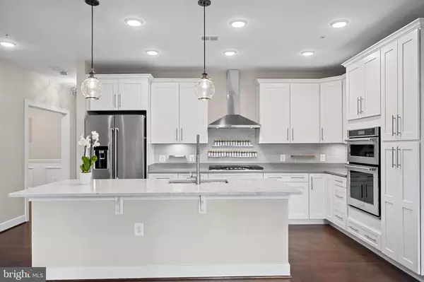 Gaithersburg, MD 20878,210 DECOVERLY DR #106