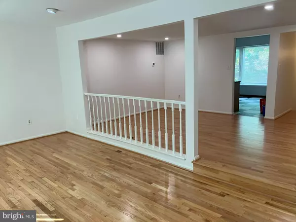 Oakton, VA 22124,10195 VALENTINO DR