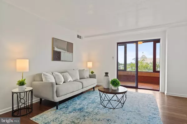 Arlington, VA 22201,2400 CLARENDON BLVD #614