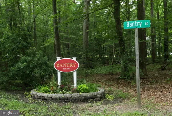 Easton, MD 21601,9517 GULLEYS COVE LN