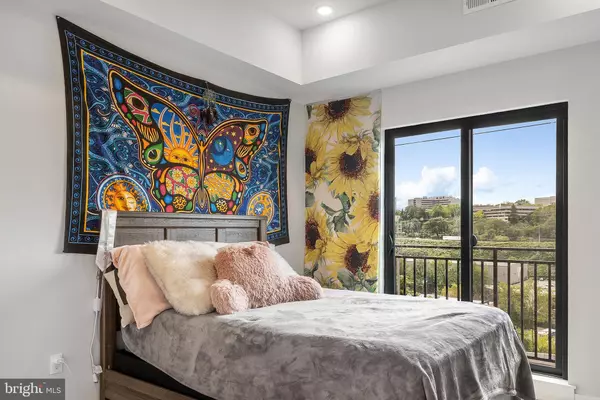 Philadelphia, PA 19128,5102 ROCHELLE AVE #18