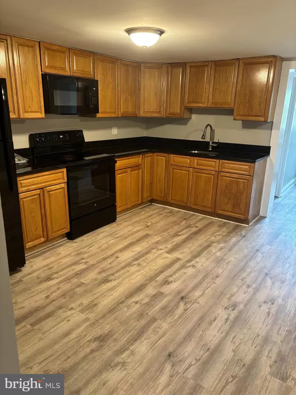 Clifton Heights, PA 19018,28 MARPLE AVE