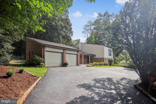 Rockville, MD 20854,8805 HIDDEN HILL LN