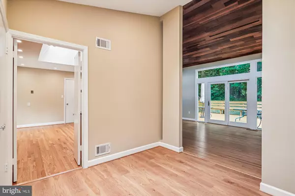 Rockville, MD 20854,8805 HIDDEN HILL LN