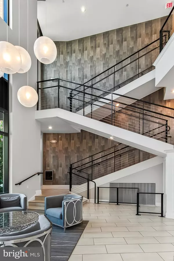 Fairfax, VA 22031,2960 VADEN DR #2-307