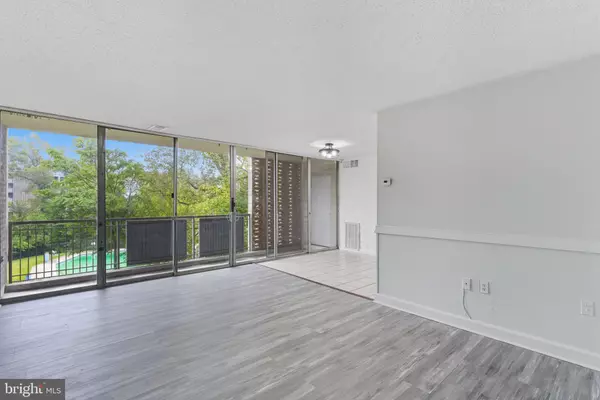 1822 METZEROTT RD #104, Hyattsville, MD 20783