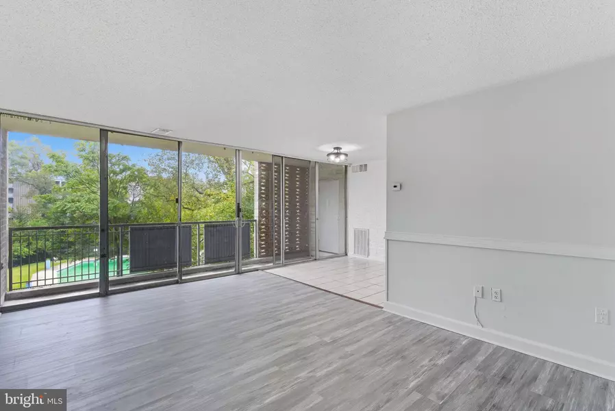 1822 METZEROTT RD #104, Hyattsville, MD 20783