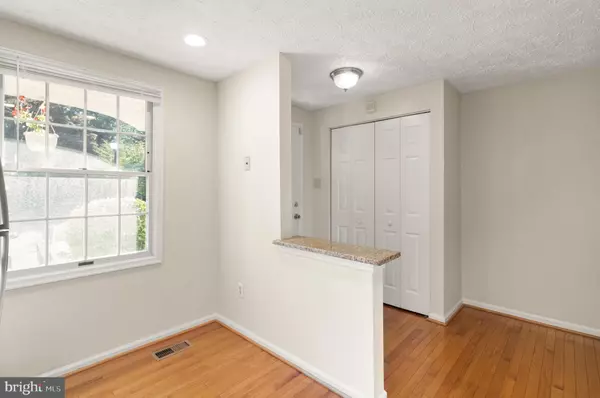 Lorton, VA 22079,8560 KOLUDER CT