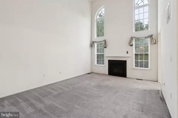 Woodbury, NJ 08096,128 PENNSBURY LN