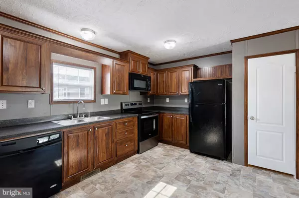 Bear, DE 19701,323 JACOBS LOOP #24