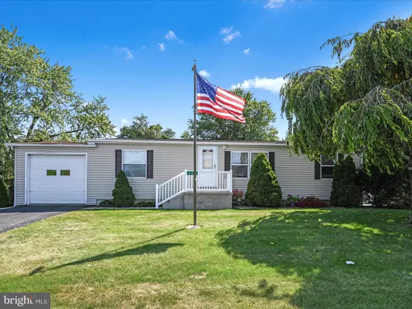 608 E LINCOLN AVE, Myerstown, PA 17067