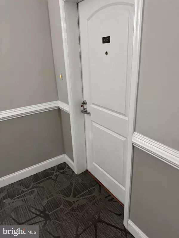 Glen Mills, PA 19342,4310 LYDIA HOLLOW DR #B