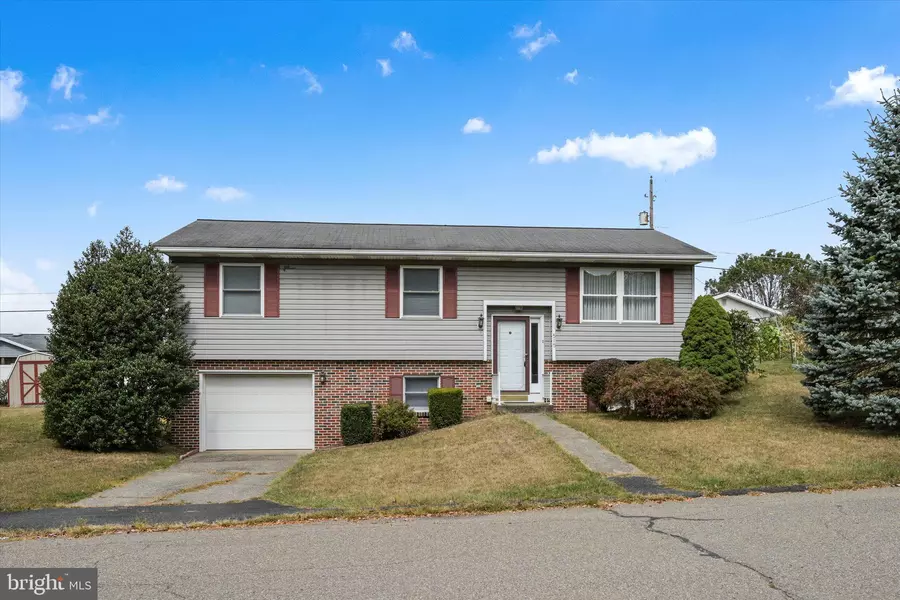 515 MAPLE ST, Pottsville, PA 17901