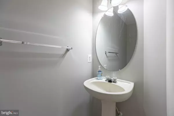 Fredericksburg, VA 22405,8 MINTWOOD DR
