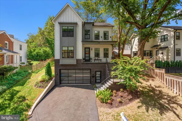 2728 N EDISON ST, Arlington, VA 22207