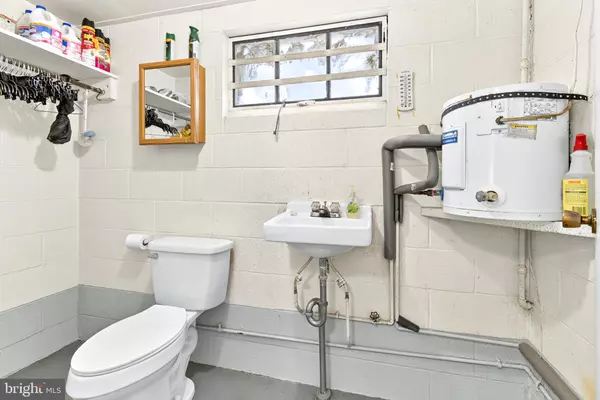 Hanover, PA 17331,1012 W ELM AVE #(COMMERCIAL)