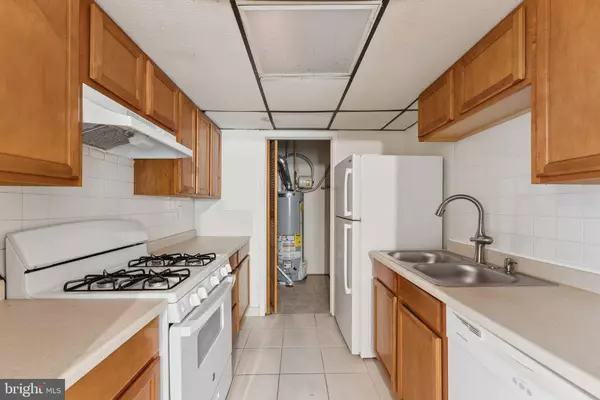 Lanham, MD 20706,8675 SEASONS WAY #211C