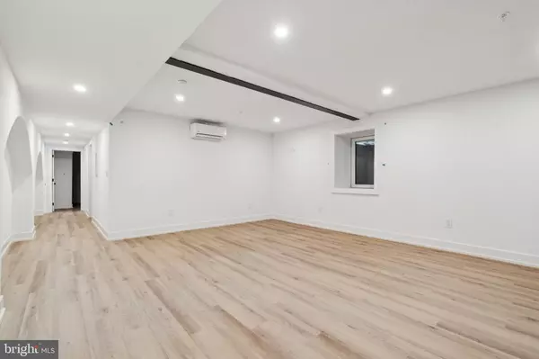 Philadelphia, PA 19123,808 N 3RD ST #17