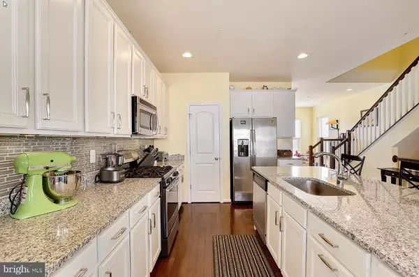 Waldorf, MD 20601,9833 USHERS PL