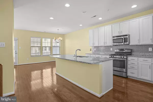 Waldorf, MD 20601,9833 USHERS PL