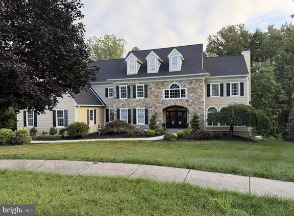 6 GREYSTONE CIR, Newtown Square, PA 19073