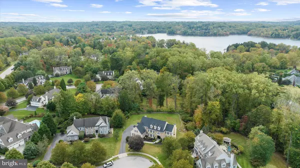 6 GREYSTONE CIR, Newtown Square, PA 19073