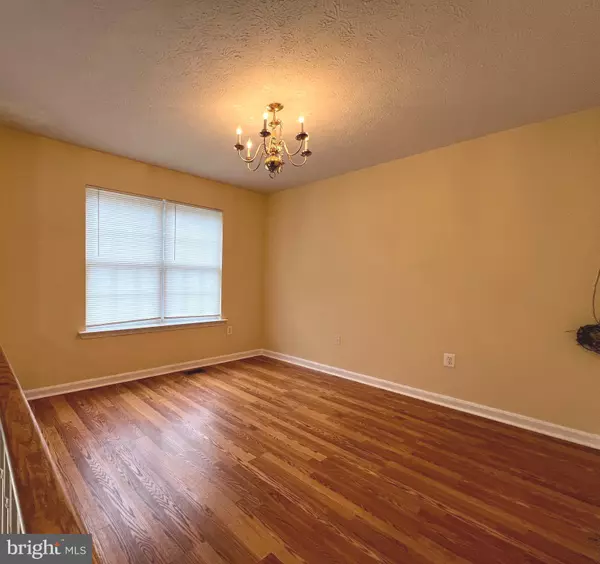 Waldorf, MD 20601,10430 MARK DR