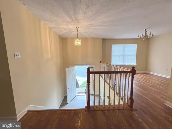 Waldorf, MD 20601,10430 MARK DR