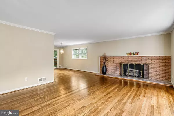 Fairfax, VA 22031,9116 HAMILTON DR