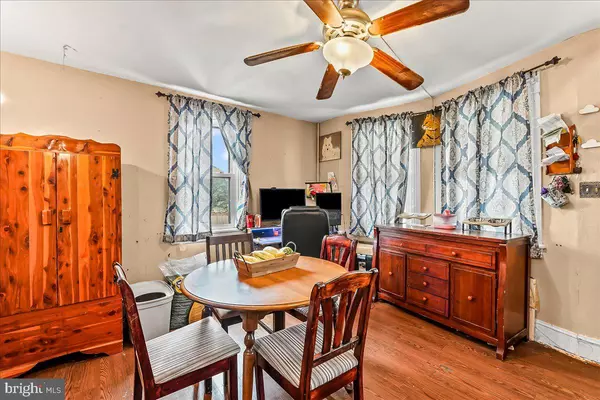 Oxford, PA 19363,128 N 4TH ST