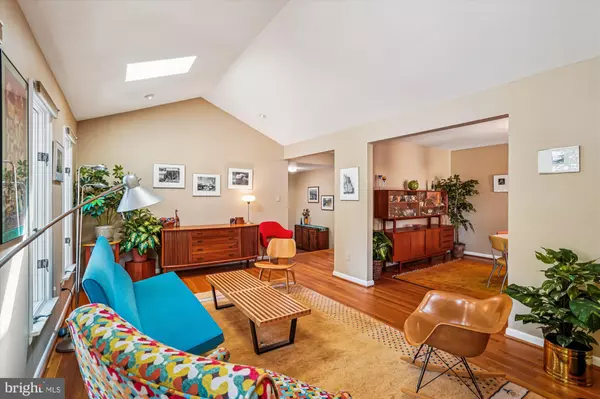 Fairfax, VA 22030,3501 REDWOOD CT