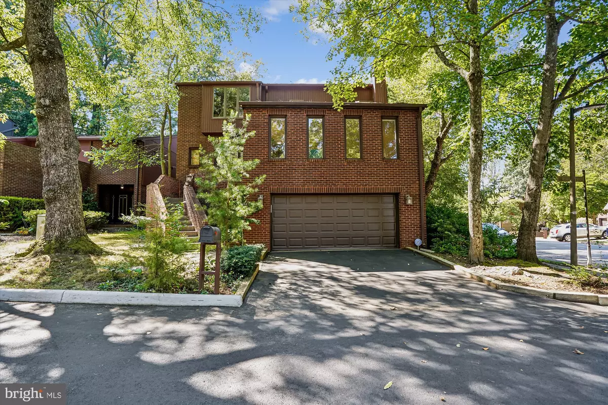 Fairfax, VA 22030,3501 REDWOOD CT