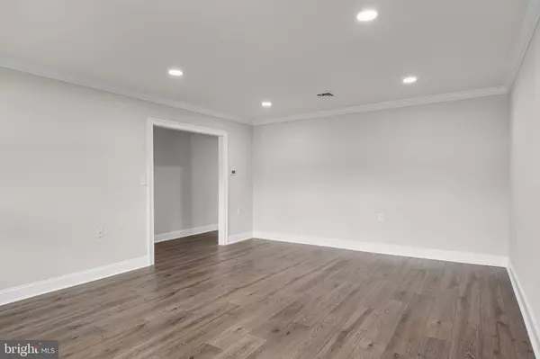 Southampton, NJ 08088,175 HUNTINGTON DR