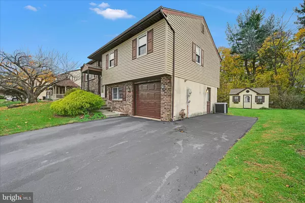 Reading, PA 19605,914 SUELLEN DR
