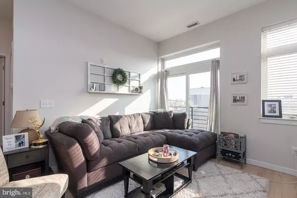 Philadelphia, PA 19123,18 W GIRARD AVENUE #302