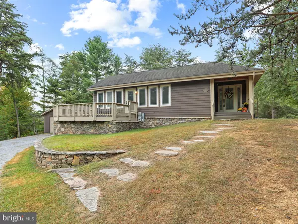 26 PATHFINDER LN,  Hedgesville,  WV 25427