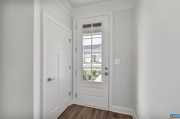 Waynesboro, VA 22980,208 SUNBIRD LN