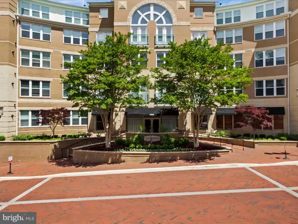 Reston, VA 20190,12000 MARKET ST #324