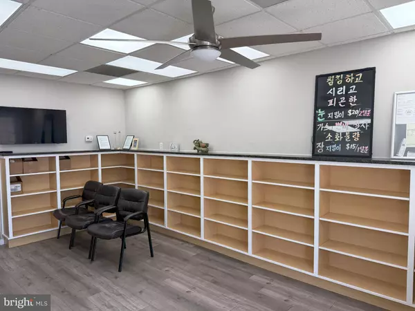 Annandale, VA 22003,7006 LITTLE RIVER TPKE #3B