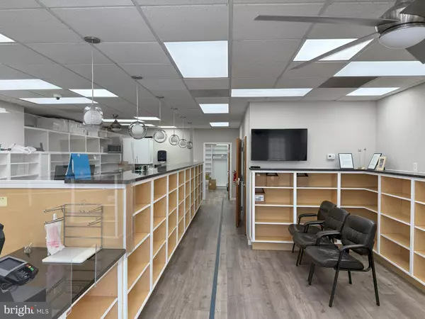 Annandale, VA 22003,7006 LITTLE RIVER TPKE #3B